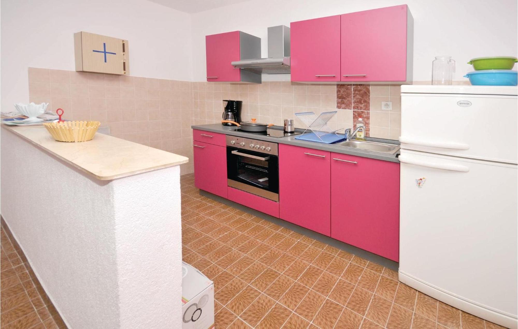 2 Bedroom Cozy Apartment In Marina Exteriör bild