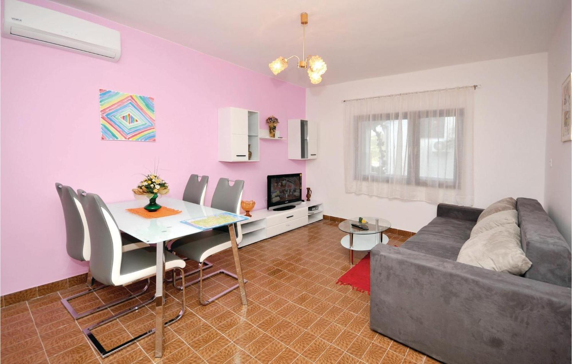 2 Bedroom Cozy Apartment In Marina Exteriör bild